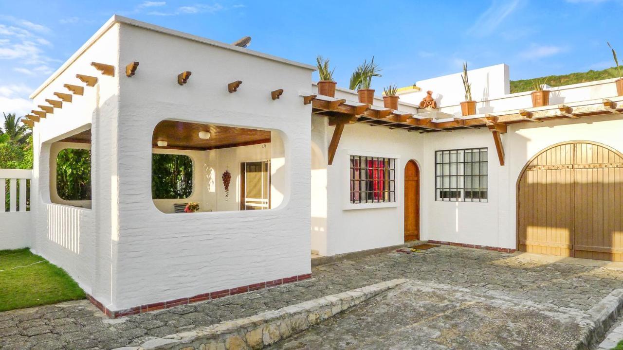 Sunset Gardens Villa Olon Bagian luar foto