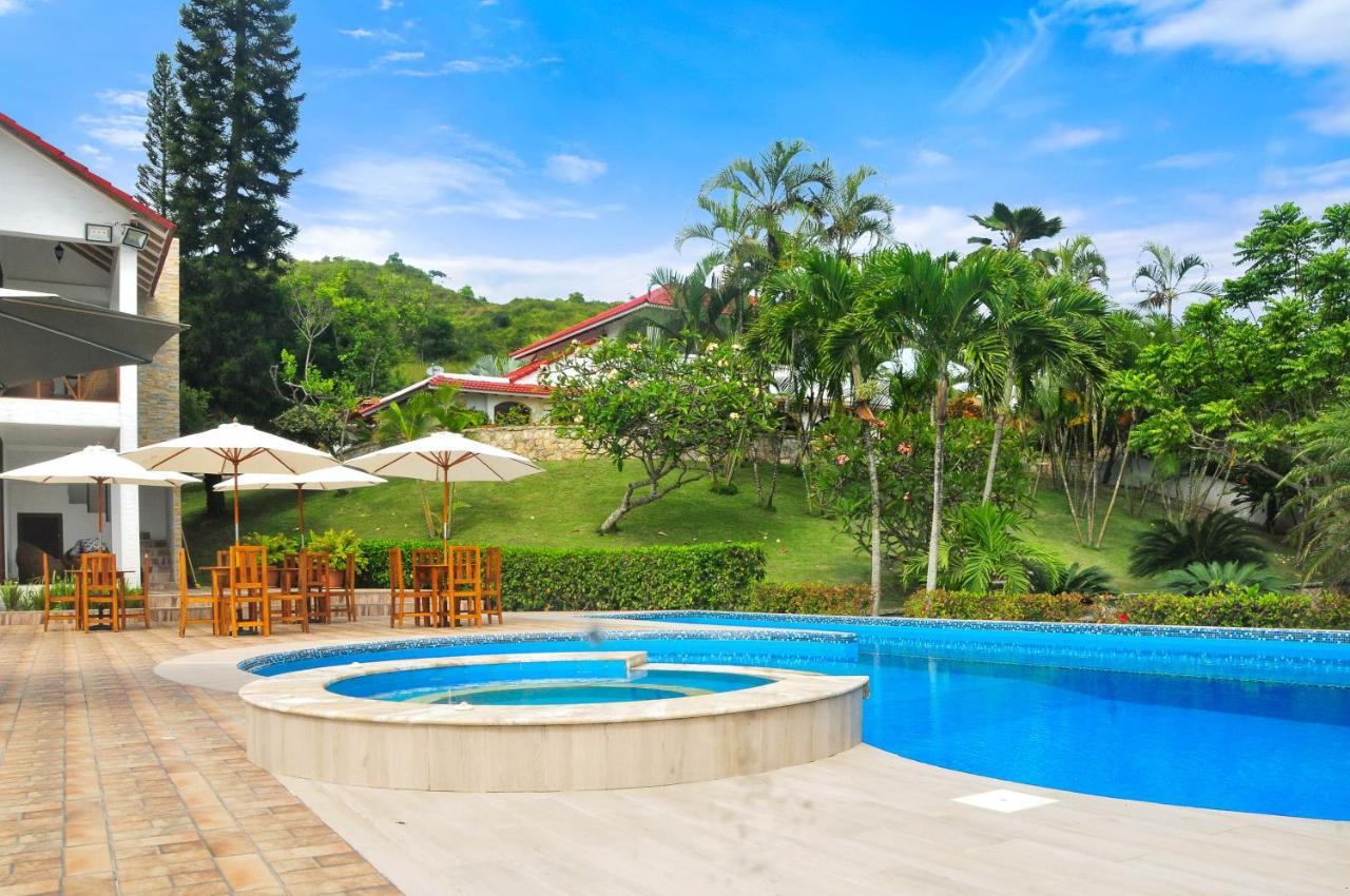 Sunset Gardens Villa Olon Bagian luar foto
